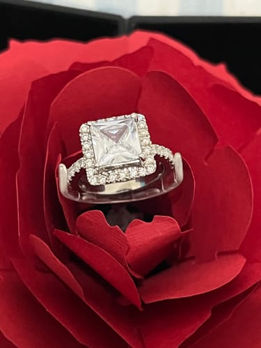 Customer photo review of Pop Up Rose Box