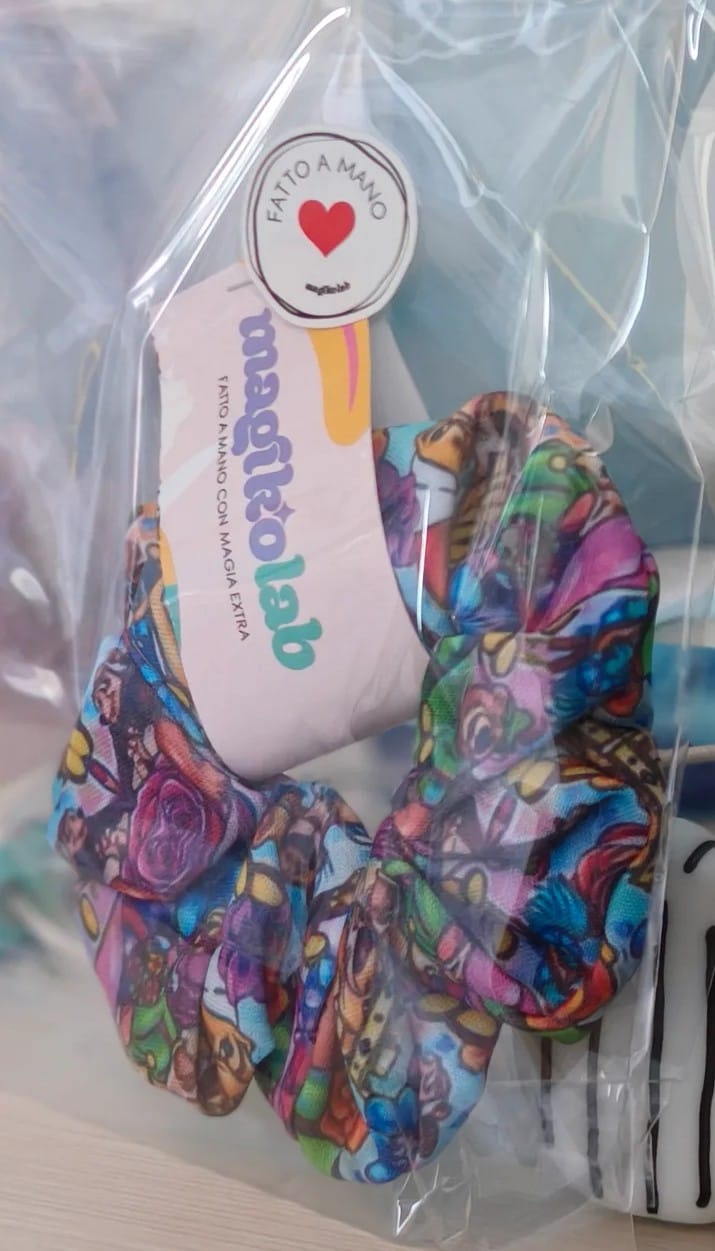 Customer photo review of SCRUNCHIE ROBIN HOOD