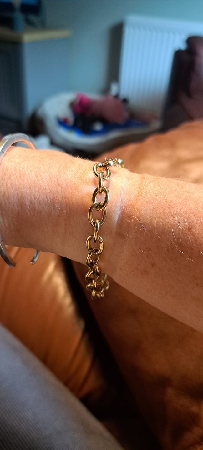 Customer photo review of Engravable Classic Chunky Disc Bracelet