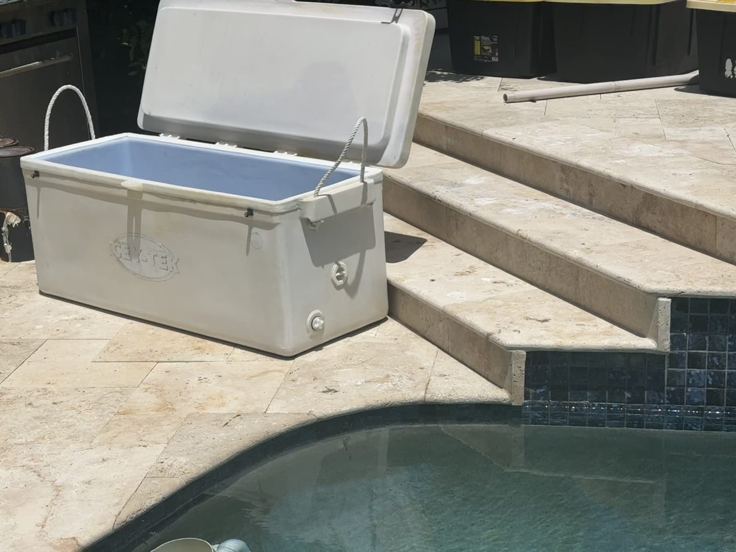 Customer photo review of ICEY-TEK Regular-Size Replacement Drain Plugs (2 Each)