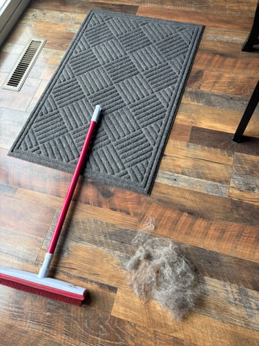Customer photo review of IndigoPet Hair Removal Broom
