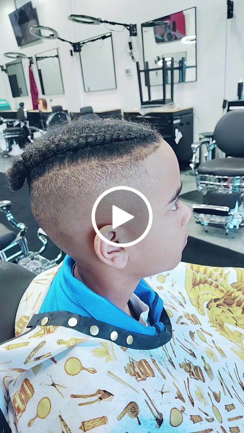 Customer video review of Mexico Flag Barber Cape