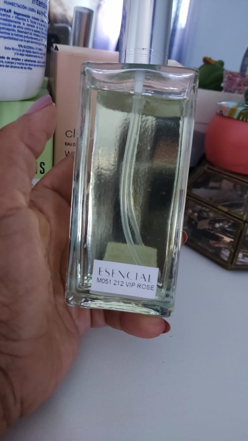 Customer photo review of M051 Inspirado en: 212 VIP Rose - Carolina Herrera