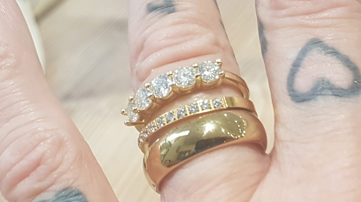 Customer photo review of Gold 2mm Half Glitz Ring