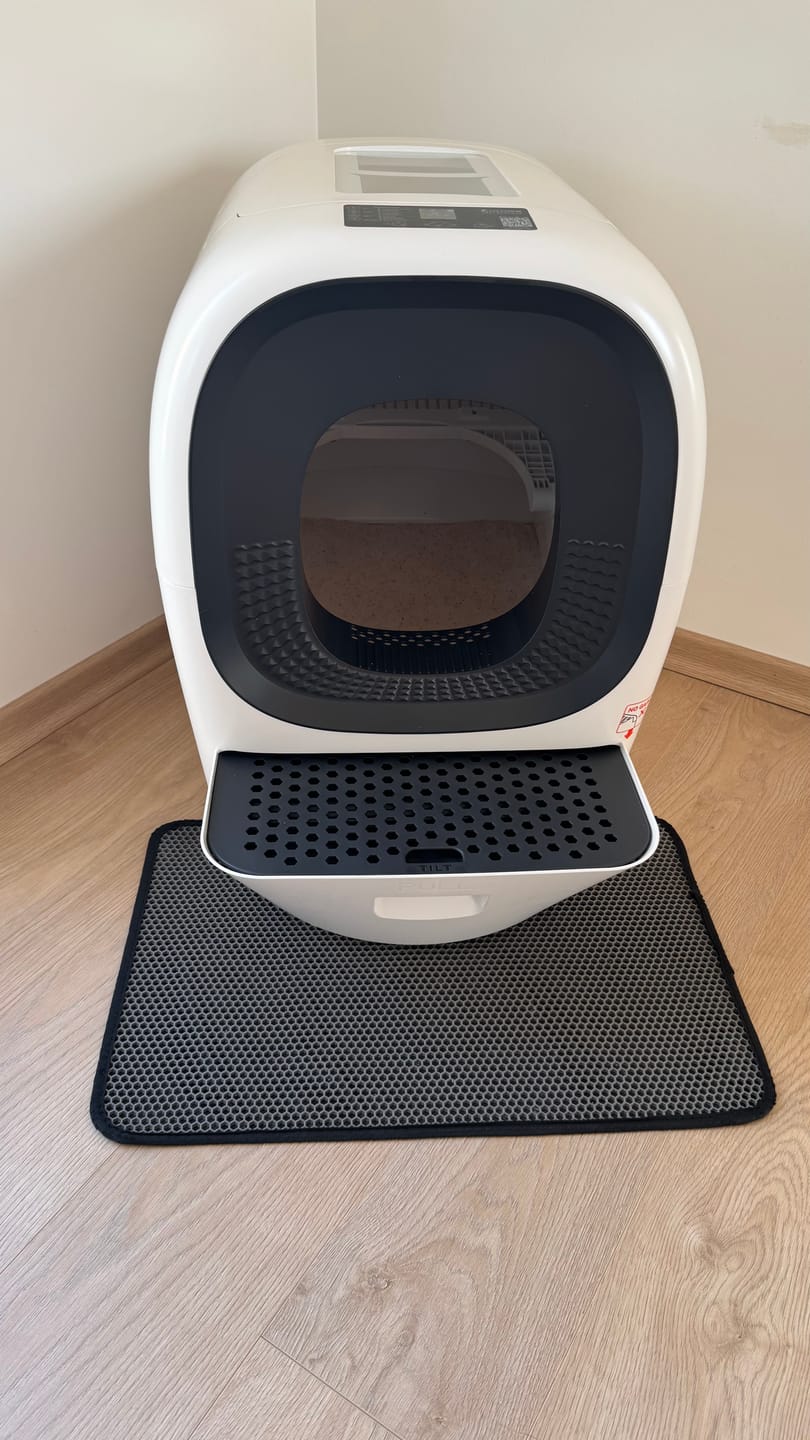 Customer photo review of Auto Self-Refill Cat Litter Box Pro