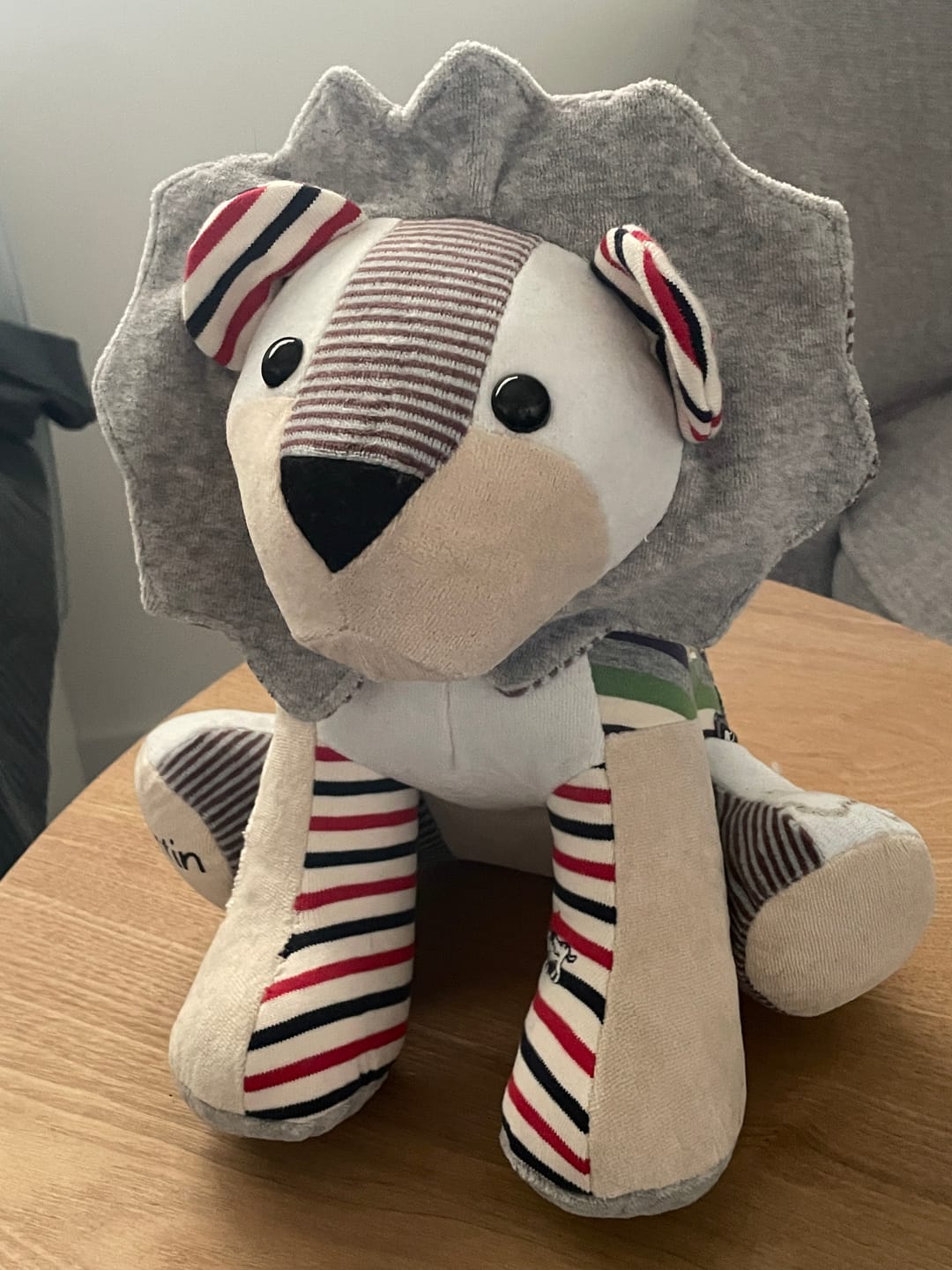 Customer photo review of Lion en peluche souvenir