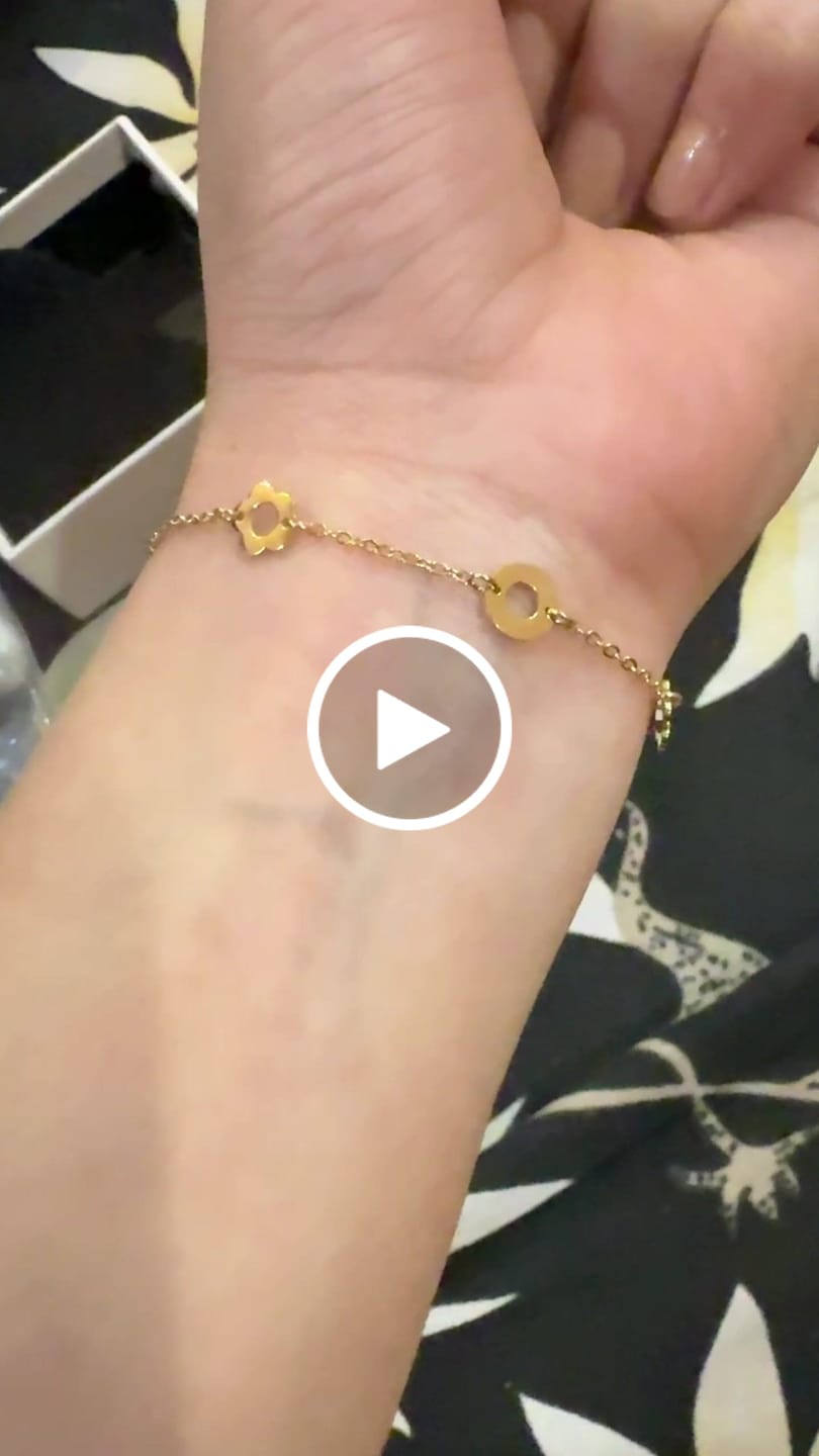 Customer video review of Flower Charm Bracelet