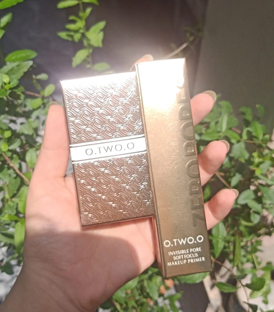 Customer photo review of O.TWO.O HAUTE GALAXY SWIRL LIQUID HIGHLIGHTER