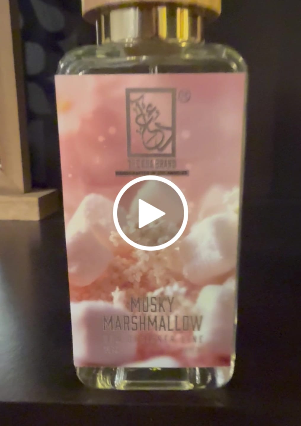 Customer video review of Musky Marshmallow