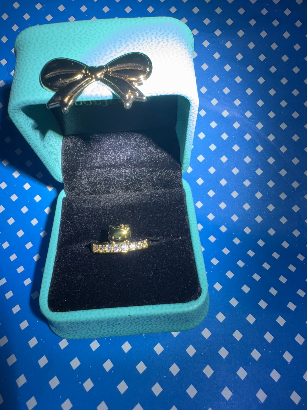 Customer photo review of Anillo Eternal Love | Plata con Baño de Oro 18k | Hello Kitty