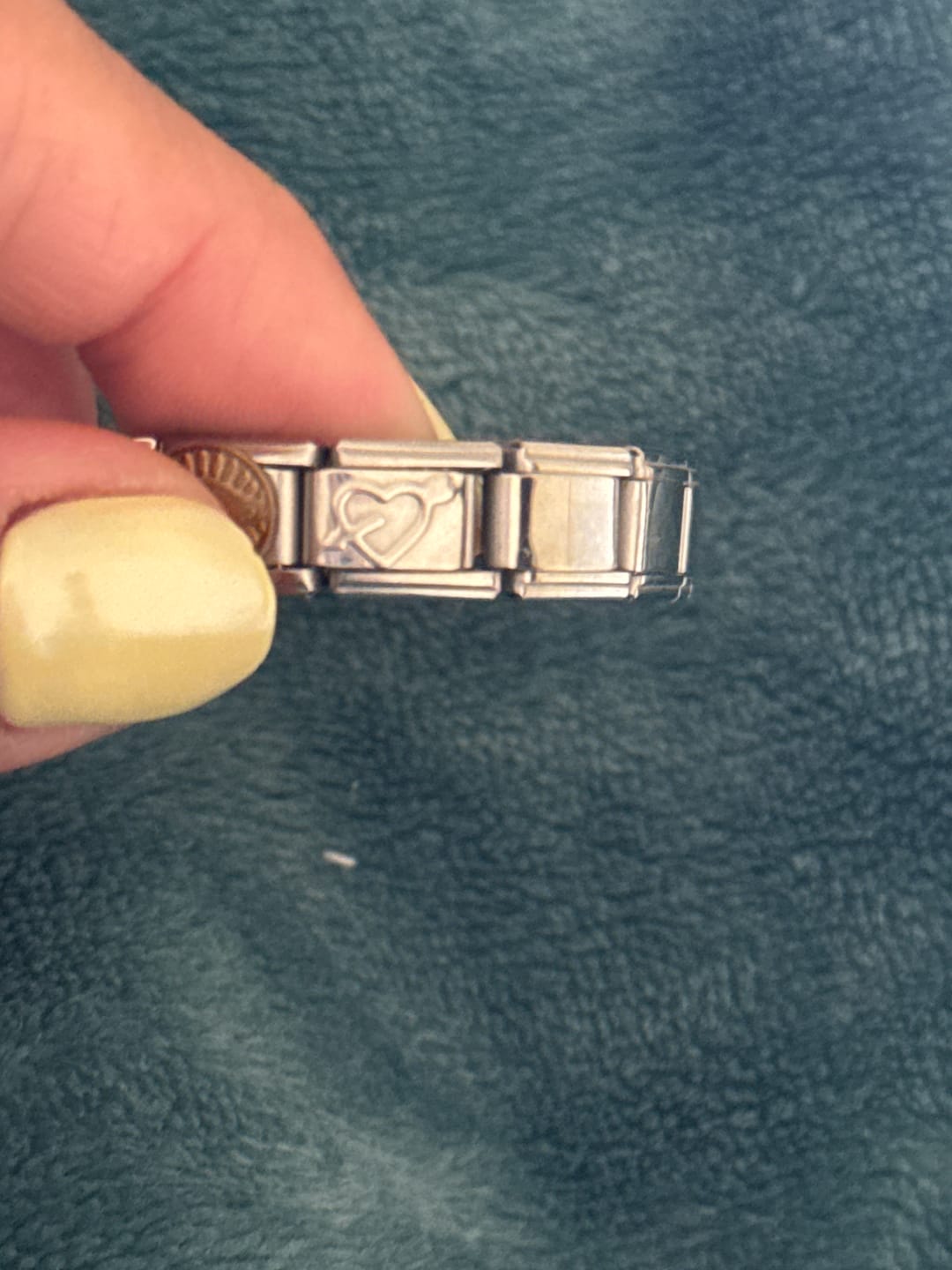 Customer photo review of Charm Corazon Con Flecha Silueta