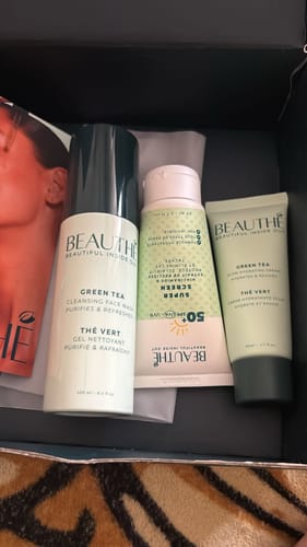 Customer photo review of Crème Hydratante Éclat au Thé Vert