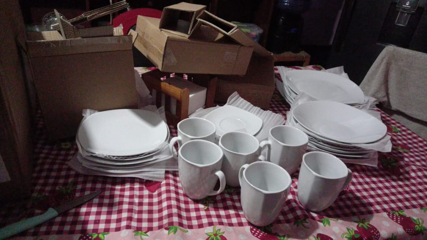 Customer photo review of Juego De Vajilla 30 Piezas Porcelana 30 Piezas Blanco