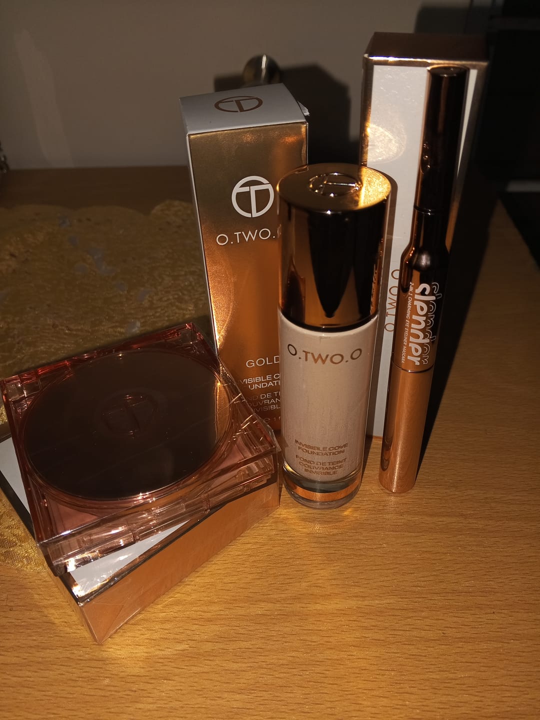 Customer photo review of O.TWO.O INVISIBLE COVER FOUNDATION