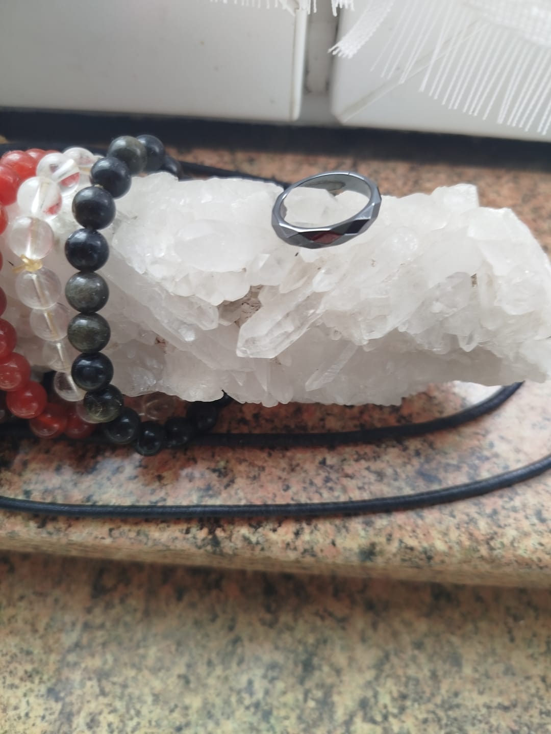 Customer photo review of Bague en hématite