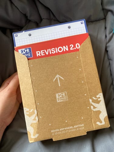 Avis photo d'un client sur Fiches Bristol REVISION 2.0 OXFORD # 50 fiches de révision 14,8 x 21 cm - petits carreaux
