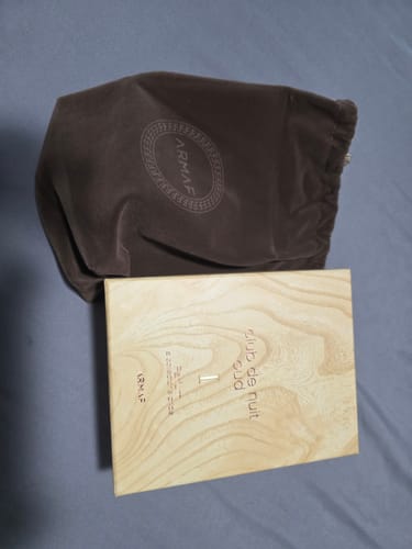 Customer photo review of Armaf Club de Nuit Oud Eau de Parfum Spray Unisex 3.6 Oz