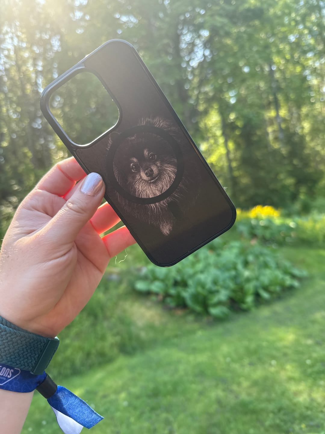 Customer photo review of KUWA - Kuoret omalla kuvalla koivuun painatettuna