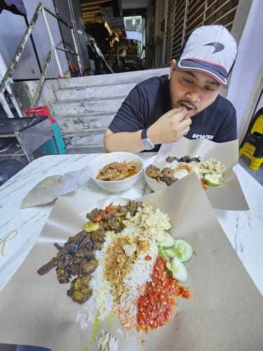 Customer photo review of 9SEVENTY McLaren Formula 1 Team Japan Race Special Black Snapback