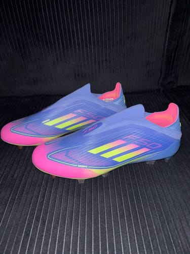 Customer photo review of F50 Elite Laceless FG Celestial Victory - Blue Fusion/Lucid Lemon/Lucid Pink
