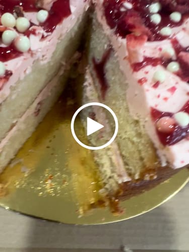 Customer video review of White Chocolate & Strawberry Cake