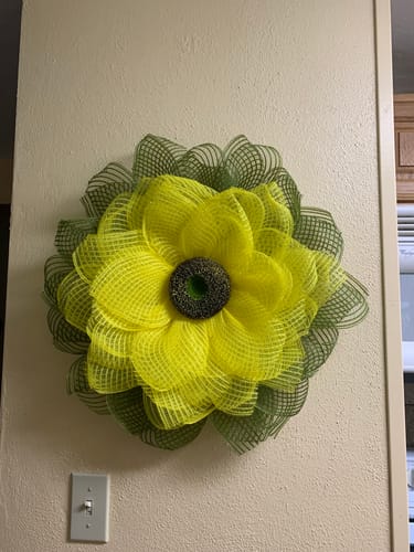 Customer photo review of Daffodil Breeze Solid Deco Mesh, 10 Inches X 10 Yards XB240710-22