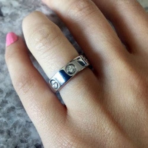 Customer photo review of LOVE RING 4MM 1 DIAMOND SILVER