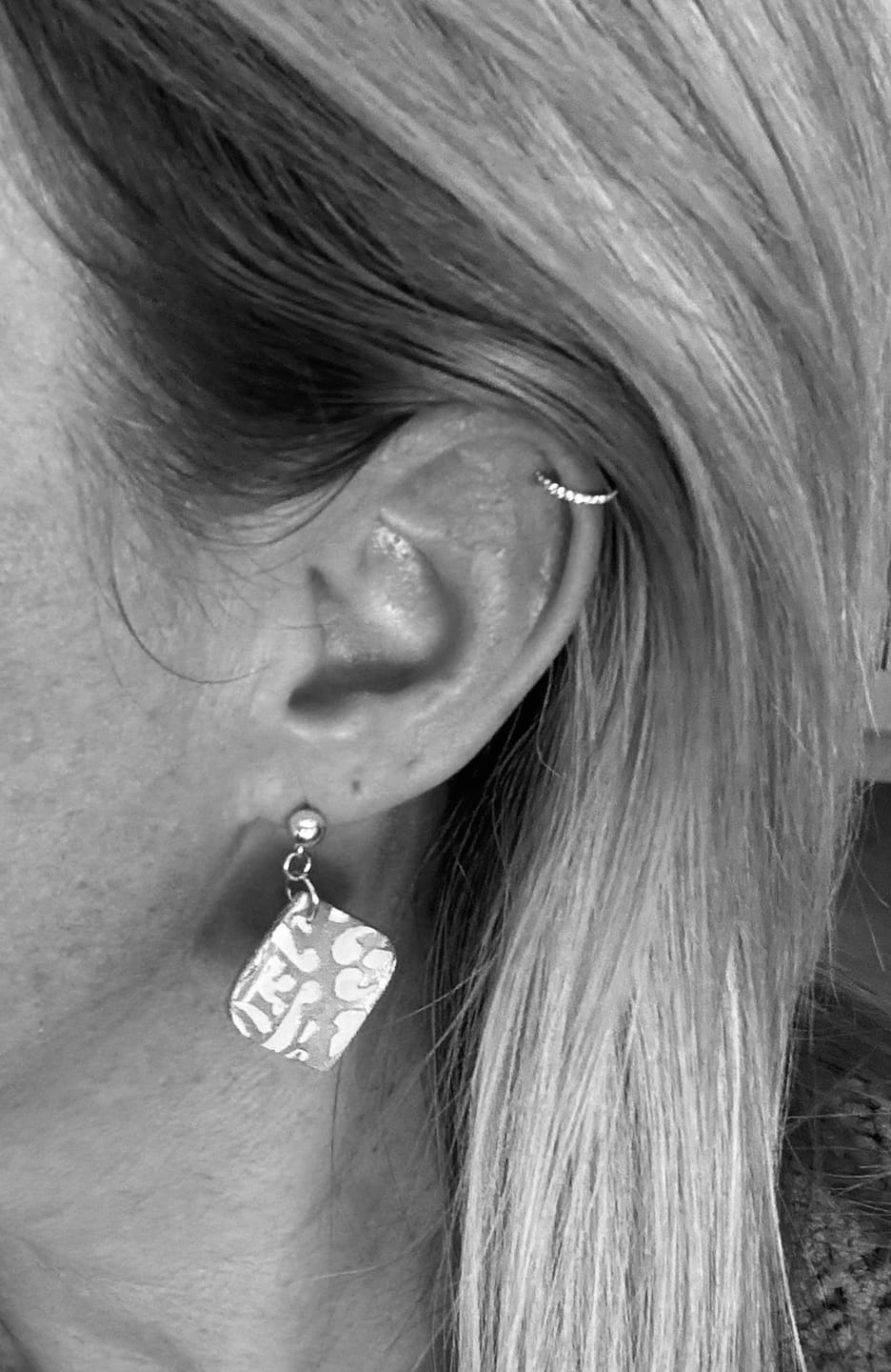 Customer photo review of ANGEL Eternity Cartilage Hoop (16g)