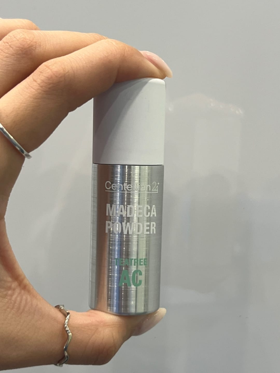 Customer photo review of Madeca Powder Tea Tree AC 6g