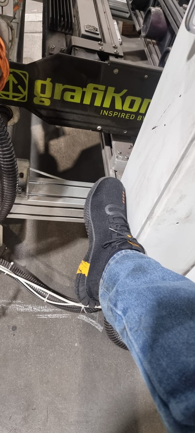 Customer photo review of Zapatilla de Seguridad Guyisa 9200 Puntera de Acero Suela de Kevlar Anti Clavos