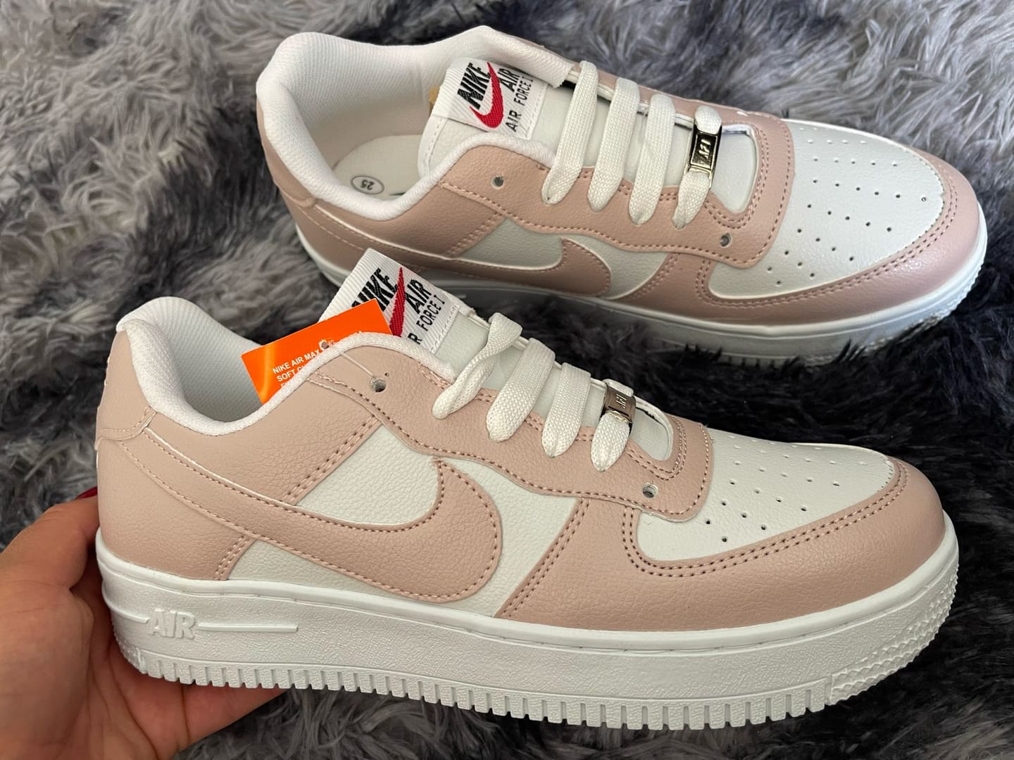 Customer photo review of Tenis 270 Maquillaje Blanco