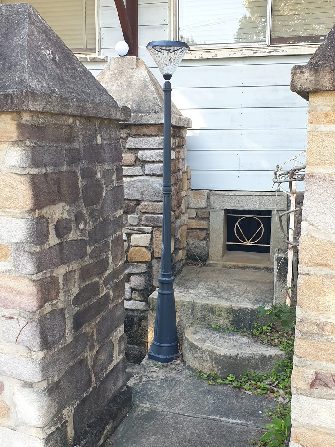 Customer photo review of Solar Flat Top Post Light Solar Lamp Post Street Lamp Lantern Round Yard Lawn Walkway