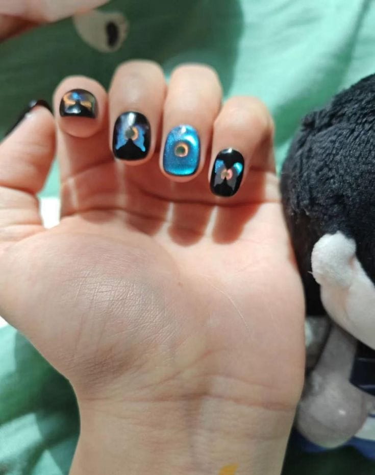 Customer photo review of Siva Nail, Midnight Flutter – Iridescent Butterfly Handmade Press on Nails