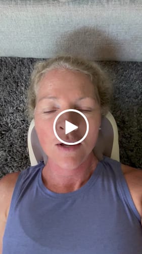 Customer video review of HiZoo - Pillow Neck & Shoulder Massager