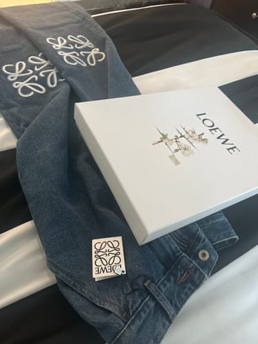 Customer photo review of Loew White Anagram Blue Jean