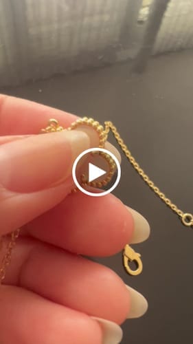 Customer photo review of CLOVER PEDANT WHITE MOP NECKLACE