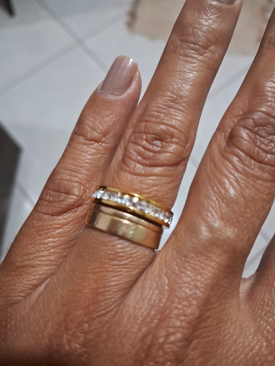 Customer photo review of Anel com Pedras Brilhantes Banhado em Ouro 18k