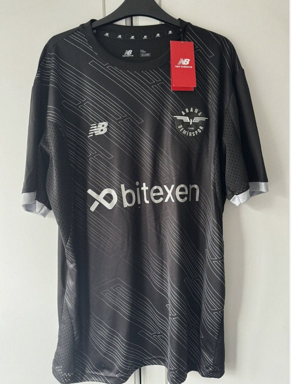 Customer photo review of Men’s Mystery Football Shirt Box