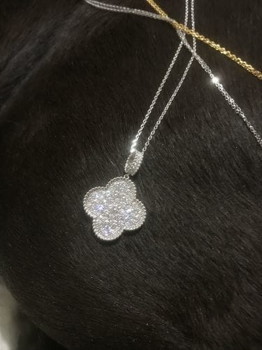Customer photo review of CLOVER SILVER FULL DIAMOND BIG CLOVER NECKLACE