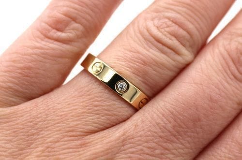 Customer photo review of LOVE RING 4MM 1 DIAMOND GOLD
