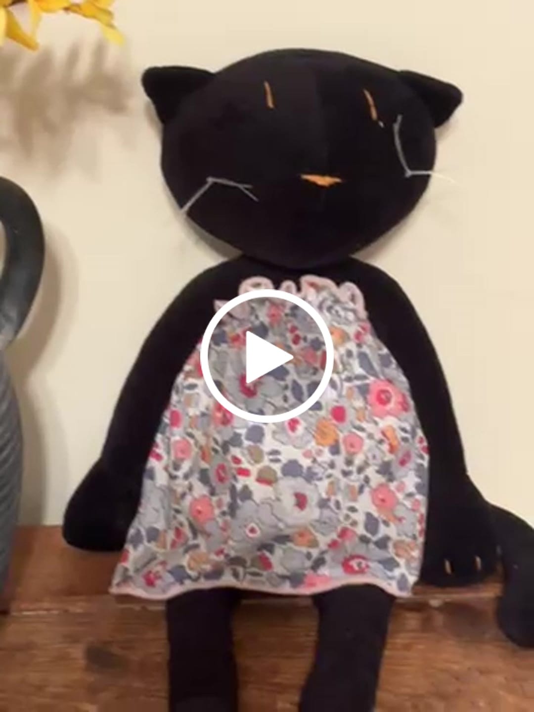 Customer video review of LES ROBES FLEUR - M/L/XL