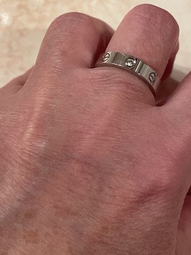Customer photo review of LOVE RING 4MM 1 DIAMOND SILVER