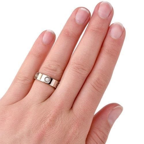 Customer photo review of LOVE RING 4MM 1 DIAMOND SILVER