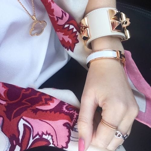 Customer photo review of CLOVER PINK MOP LARGE PENDANT NECKLACE