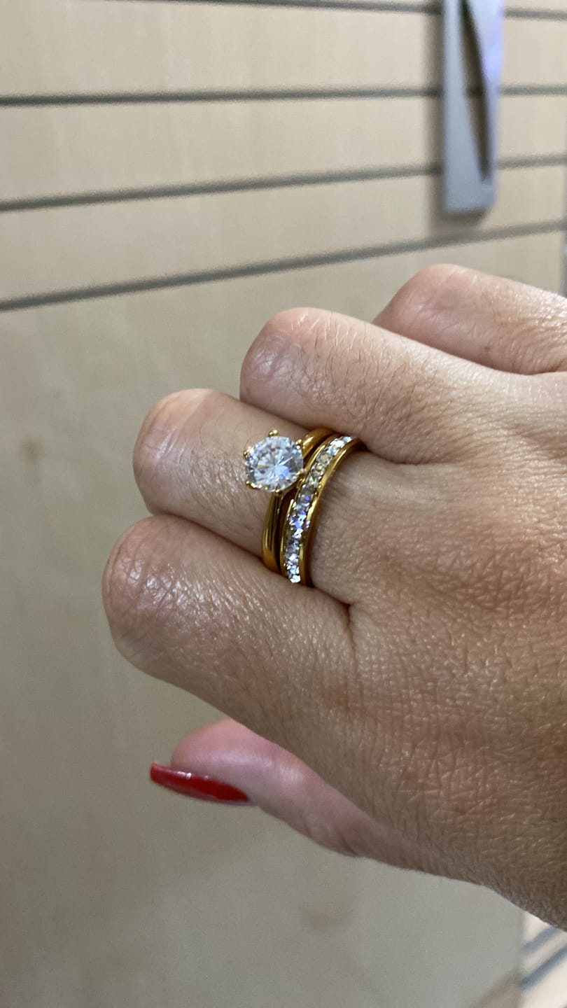 Customer photo review of Anel Solitário Beout Banhado em Ouro 18k
