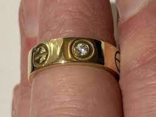 Customer photo review of LOVE RING 5.5MM 3 DIAMONDS GOLD
