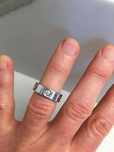 Customer photo review of LOVE RING 4MM 1 DIAMOND SILVER