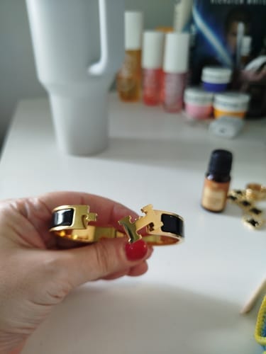 Customer photo review of H BLACK BRACELET