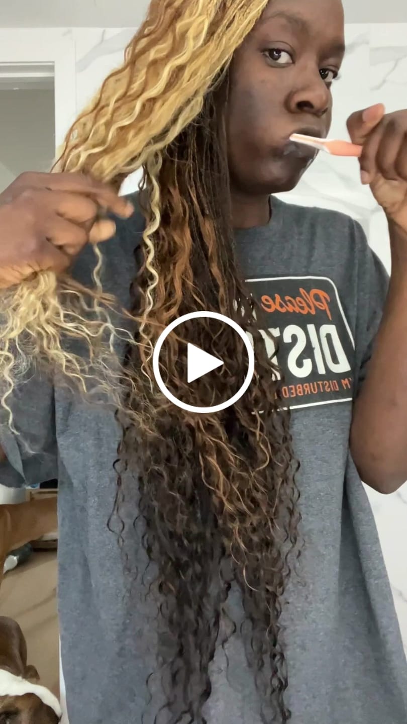 Customer video review of Multi-Color Bulk Human Braiding Hair Set Deep Wave