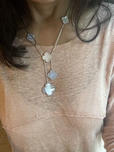 Customer photo review of CLOVER MOP CHALCEDONY NECKLACE SILVER 6 MOTIF